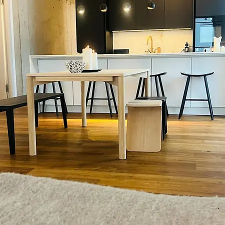 Apartment Am *